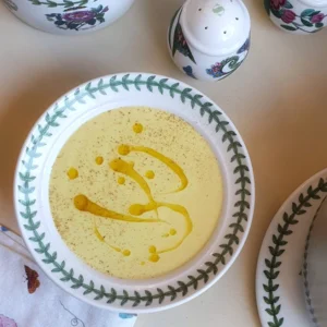 Кукурудзяний суп японський рецепт - ніжний, смачний і швидко готується! Подаємо японський кукурудзяний суп у тарілках Portmeirion Портмеріон.
