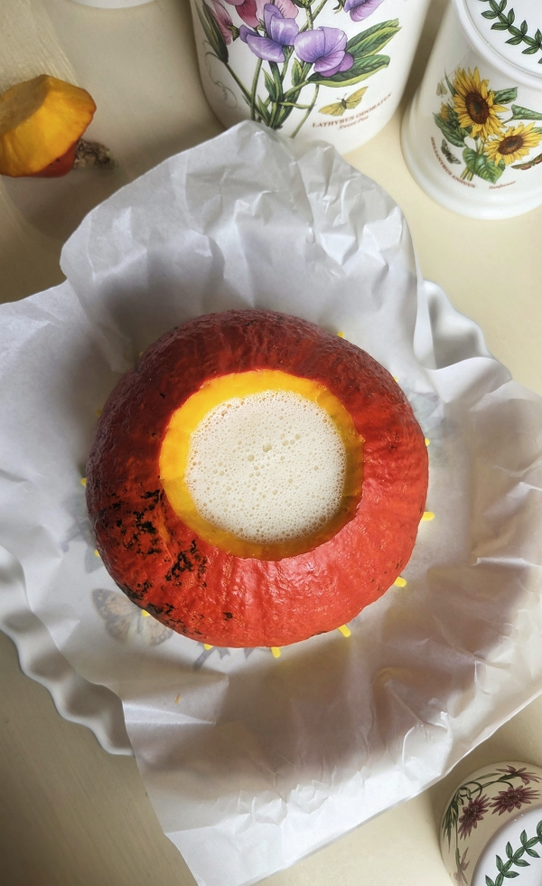 Запечений гарбуз з кокосовим кремом тайський рецепт - подаємо на тарілках Portmeirion Botanic Garden. Насолоджуємось екзотичним десертом!