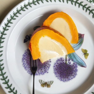 Запечений гарбуз з кокосовим кремом тайський рецепт - подаємо на тарілках Portmeirion Botanic Garden. Насолоджуємось екзотичним десертом!