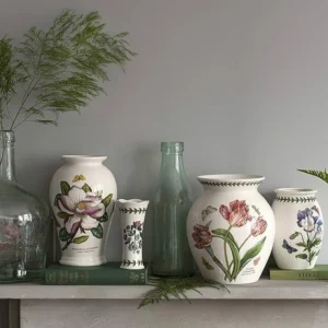 Колекція ваз Portmeirion Botanic Garden різних форм з малюнками квітів, виготовлені в Англії
