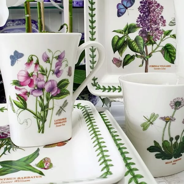 Квадратні тарілки та кухлі Portmeirion Botanic Garden порцеляна прикрашені малюнками садових квітів та метеликів дизайн Англія