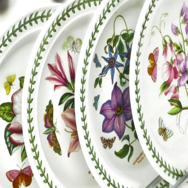 Столові тарілки Portmeirion Botanic Garden з різними малюнками квітів та метеликів 27 см виготовлені в Англії