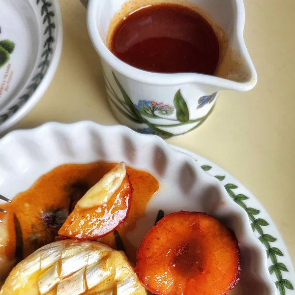 Гострий мед Hot Honey рецепт соусу до сиру та піци. Секрет пікантного смаку та вишуканого зберігання у банках Portmeirion Botanic Garden
