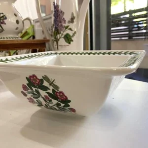 Порцеляновий салатник Portmeirion Botanic Garden 22см квадратний Фуксія всередині малюнки квітів зовні оригінальний посуд